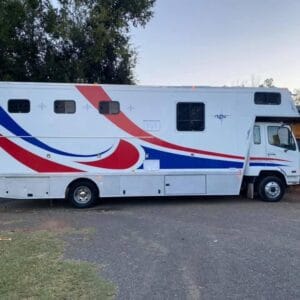 2007 4/5 Horse Truck with Living & storage