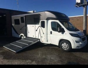 2020 Equitrek Victory 5 - 2 Horse Truck