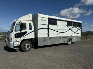 2019 DWAN Superfloats Horse Truck