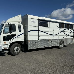 2019 DWAN Superfloats Horse Truck